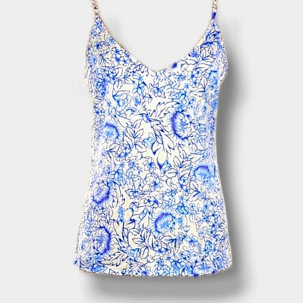 ❤️.Pretty Tank Top/ Cami Blue And White Floral Pattern